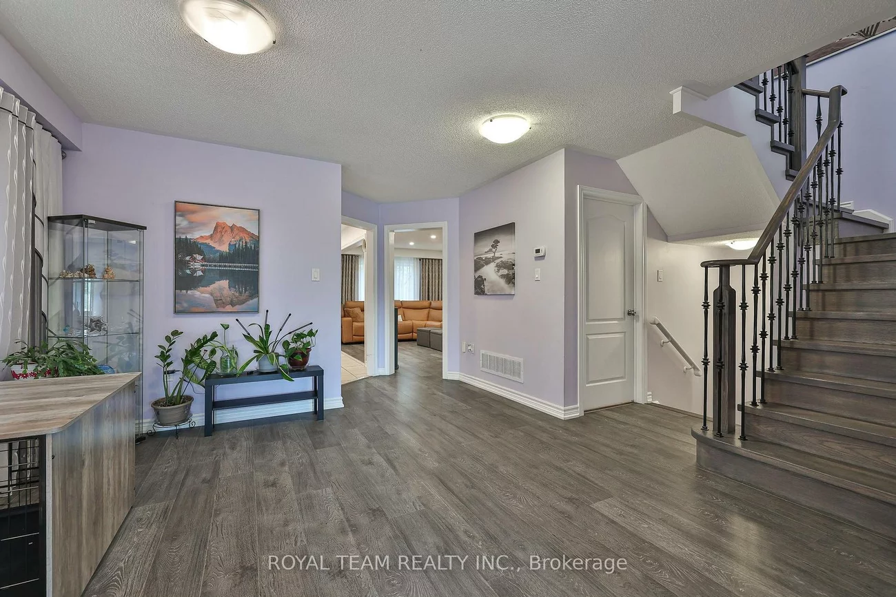 121, Professor Day, Bradford, Bradford West Gwillimbury