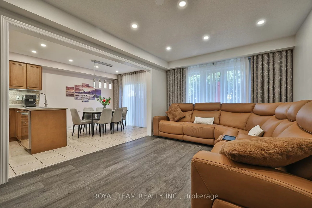 121, Professor Day, Bradford, Bradford West Gwillimbury