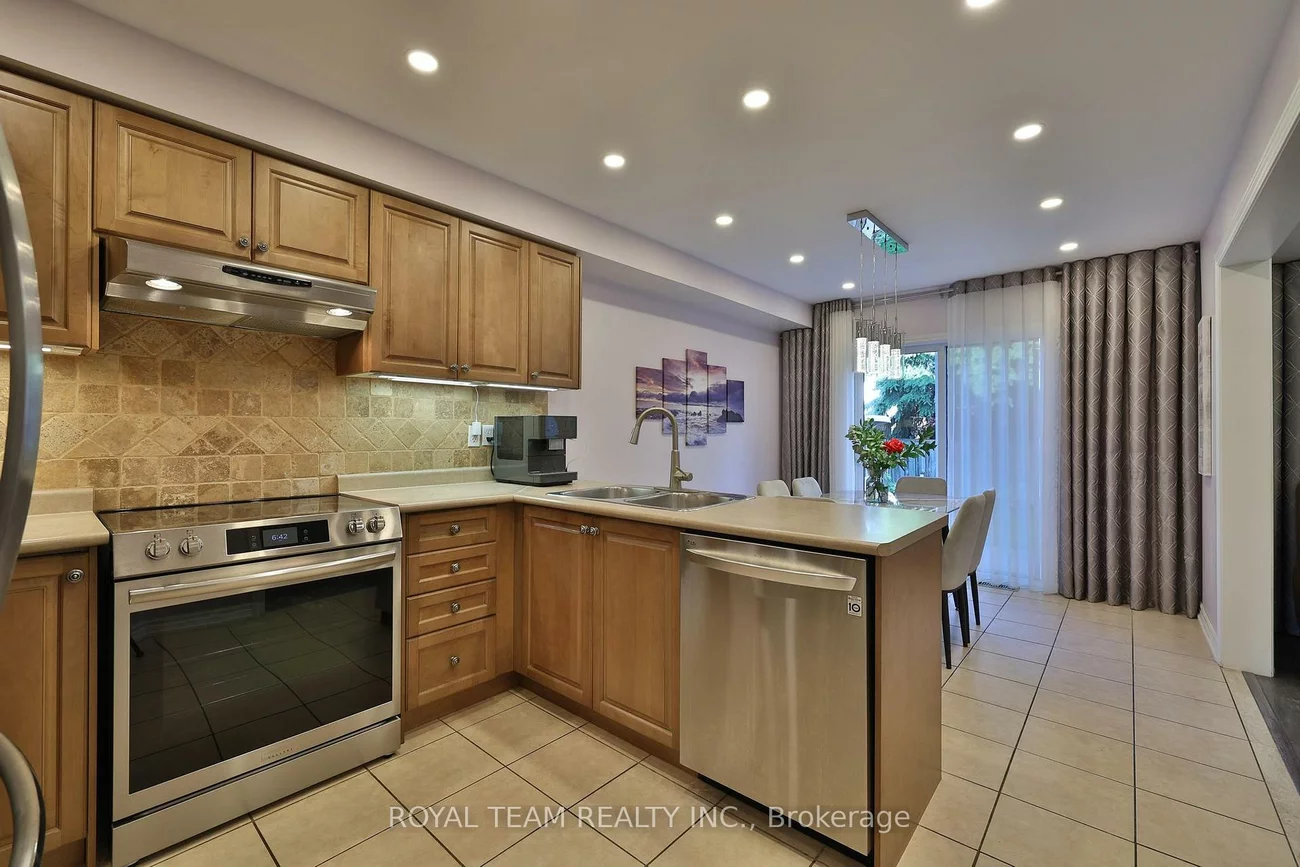 121, Professor Day, Bradford, Bradford West Gwillimbury