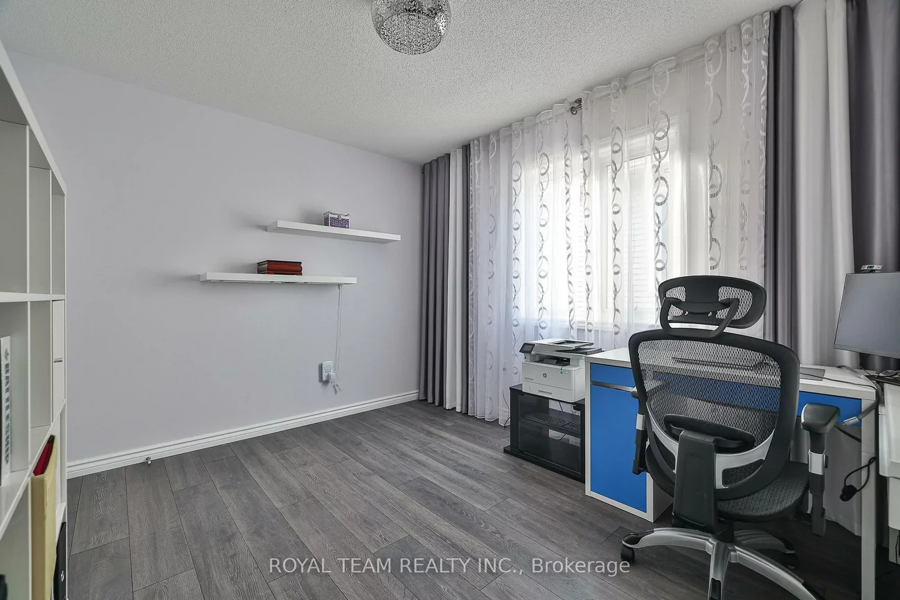 121, Professor Day, Bradford, Bradford West Gwillimbury