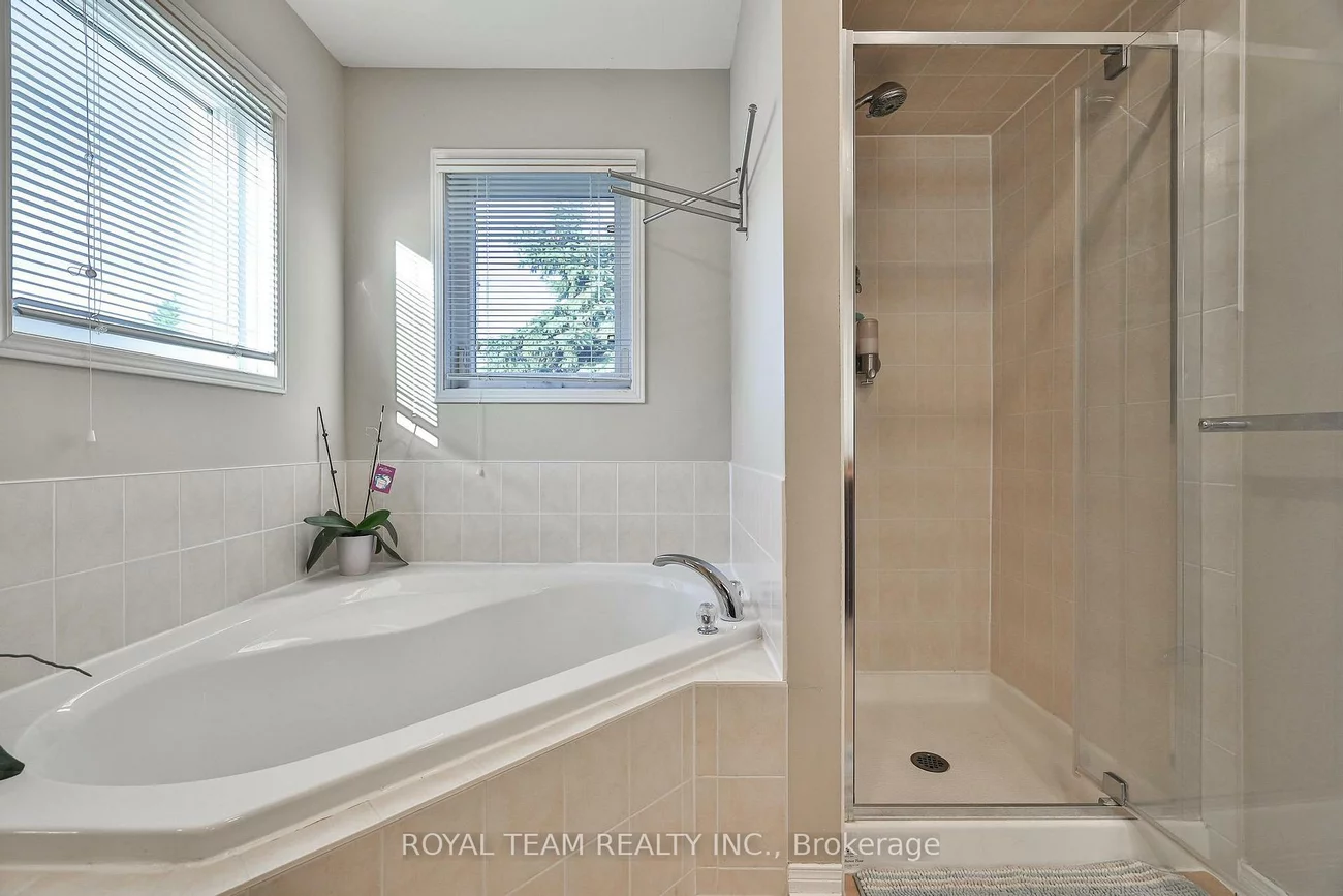 121, Professor Day, Bradford, Bradford West Gwillimbury