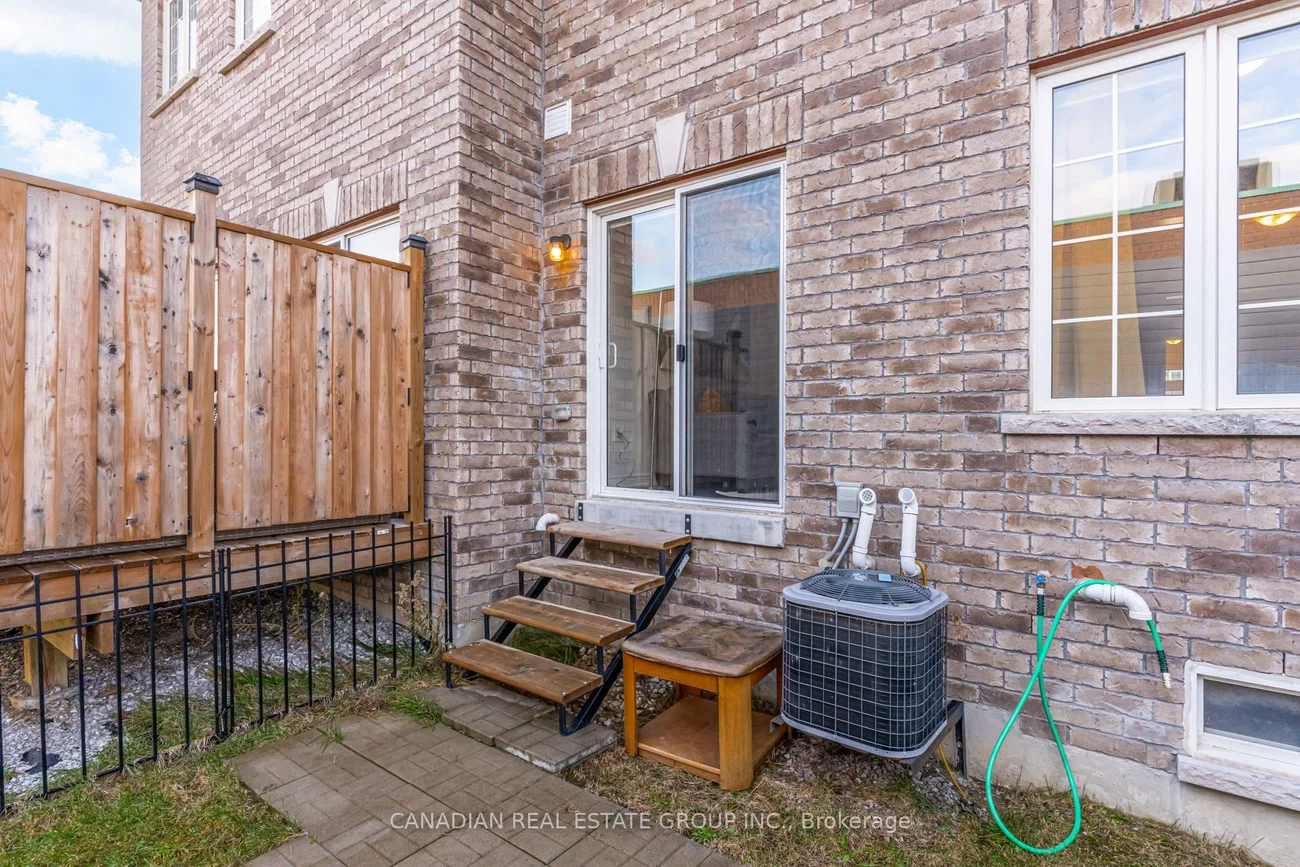 44, Blackwell, Bradford, Bradford West Gwillimbury