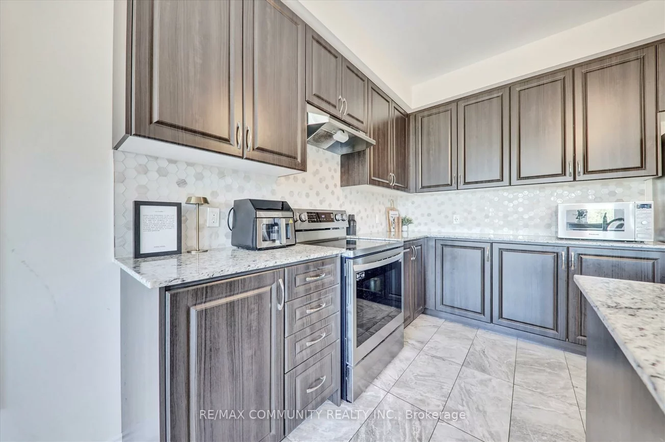 150, Jonkman, Bradford, Bradford West Gwillimbury