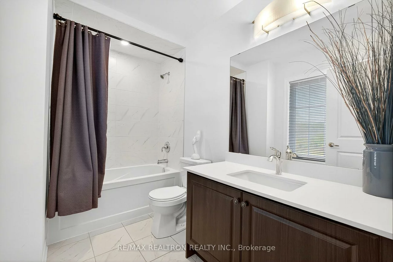 250, FERRAGINE, Bradford, Bradford West Gwillimbury