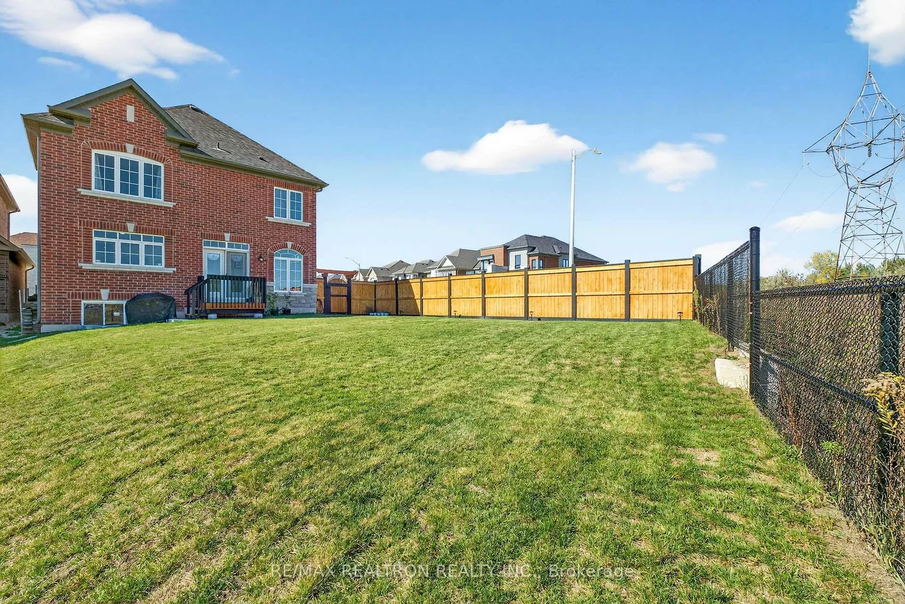 250, FERRAGINE, Bradford, Bradford West Gwillimbury