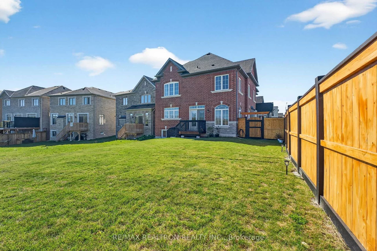 250, FERRAGINE, Bradford, Bradford West Gwillimbury