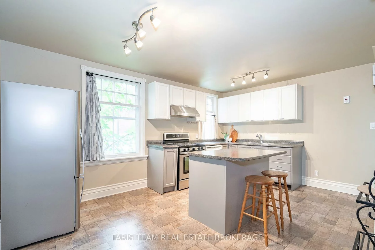 105, Barrie, Bradford, Bradford West Gwillimbury