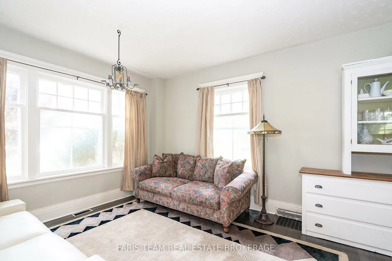 105, Barrie, Bradford, Bradford West Gwillimbury