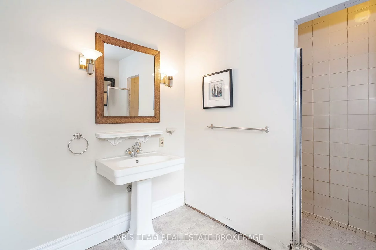 105, Barrie, Bradford, Bradford West Gwillimbury