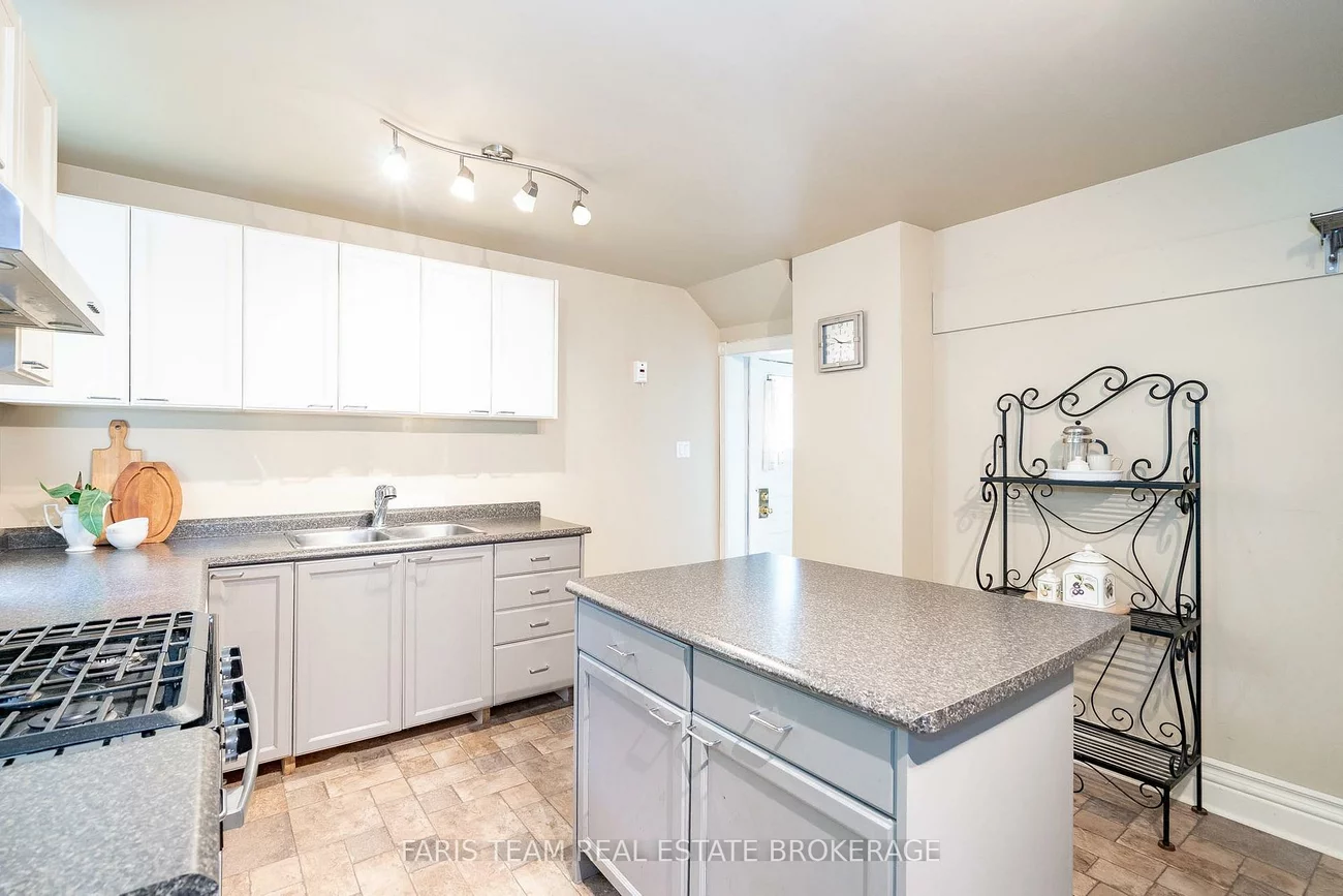 105, Barrie, Bradford, Bradford West Gwillimbury