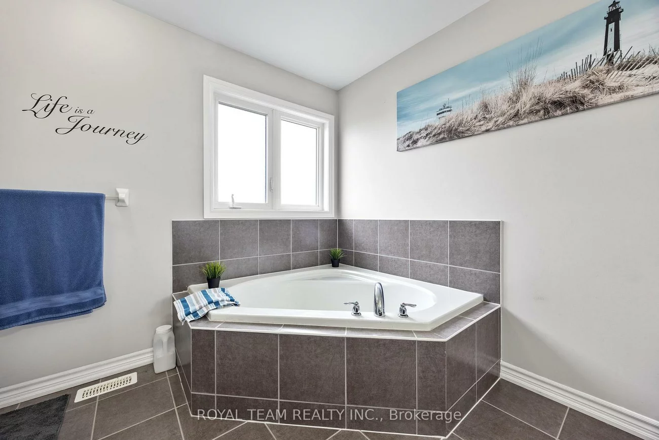 218, Richardson, Bradford, Bradford West Gwillimbury