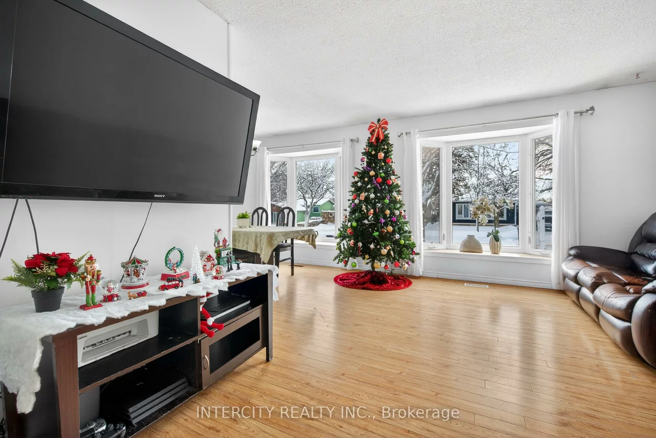 57, Valleyview, Bradford, Bradford West Gwillimbury