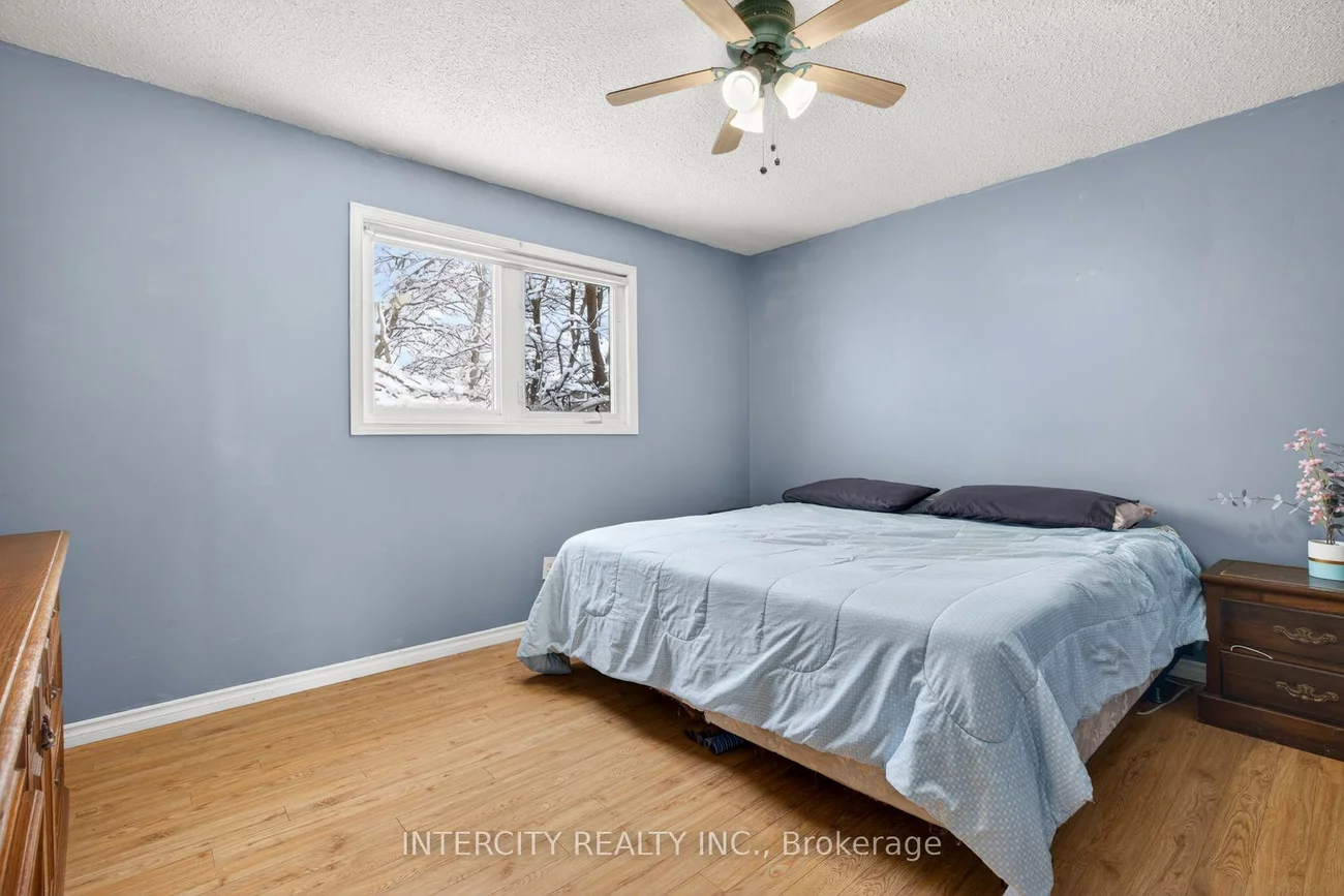 57, Valleyview, Bradford, Bradford West Gwillimbury