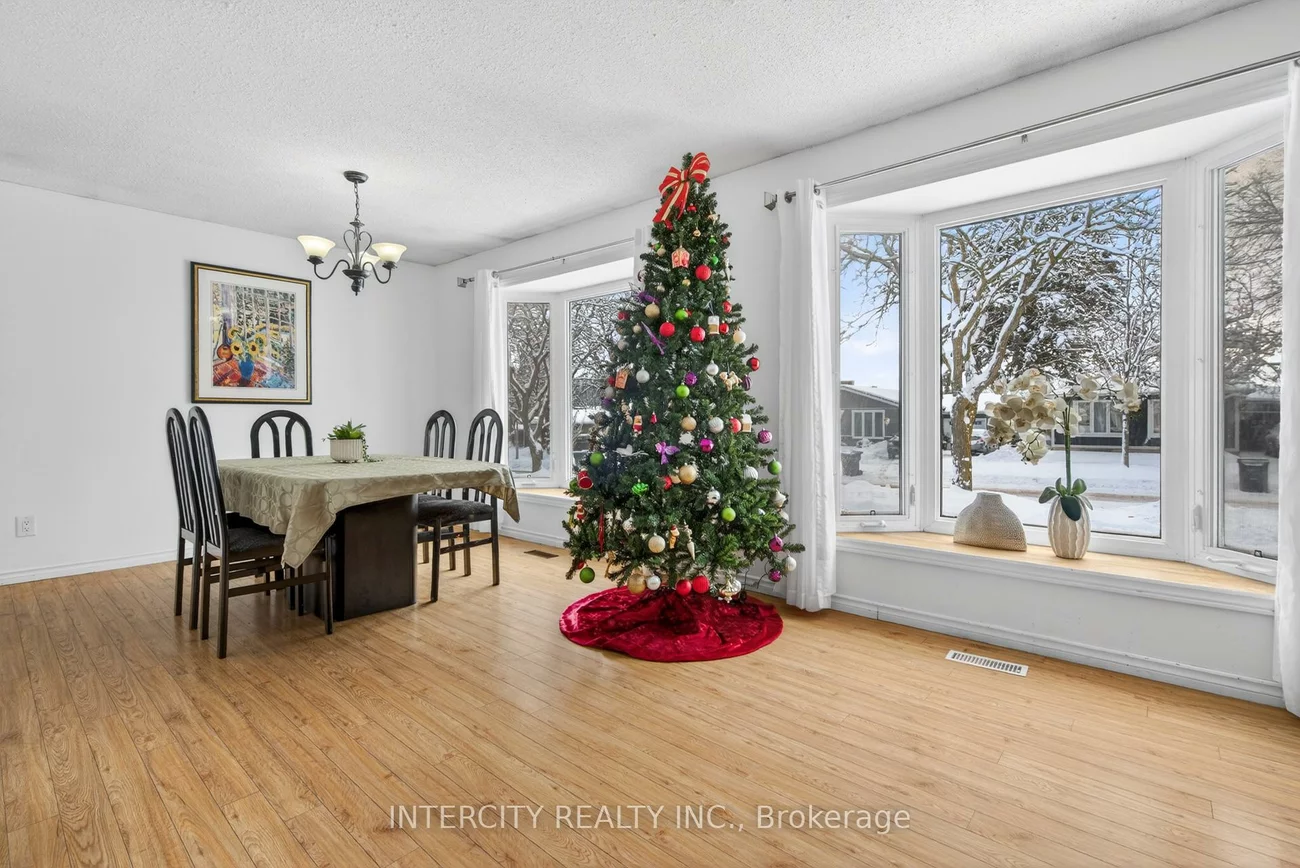 57, Valleyview, Bradford, Bradford West Gwillimbury