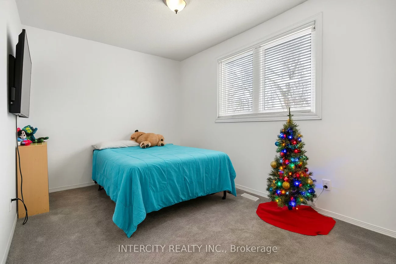 57, Valleyview, Bradford, Bradford West Gwillimbury