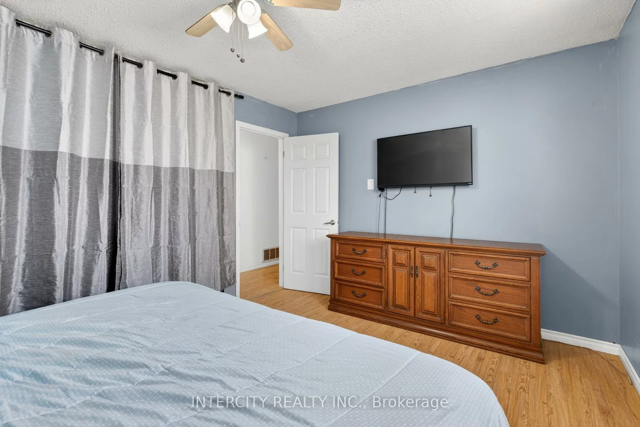 57, Valleyview, Bradford, Bradford West Gwillimbury