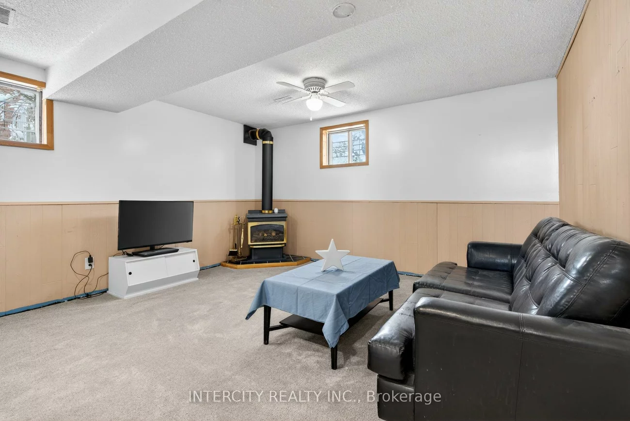 57, Valleyview, Bradford, Bradford West Gwillimbury