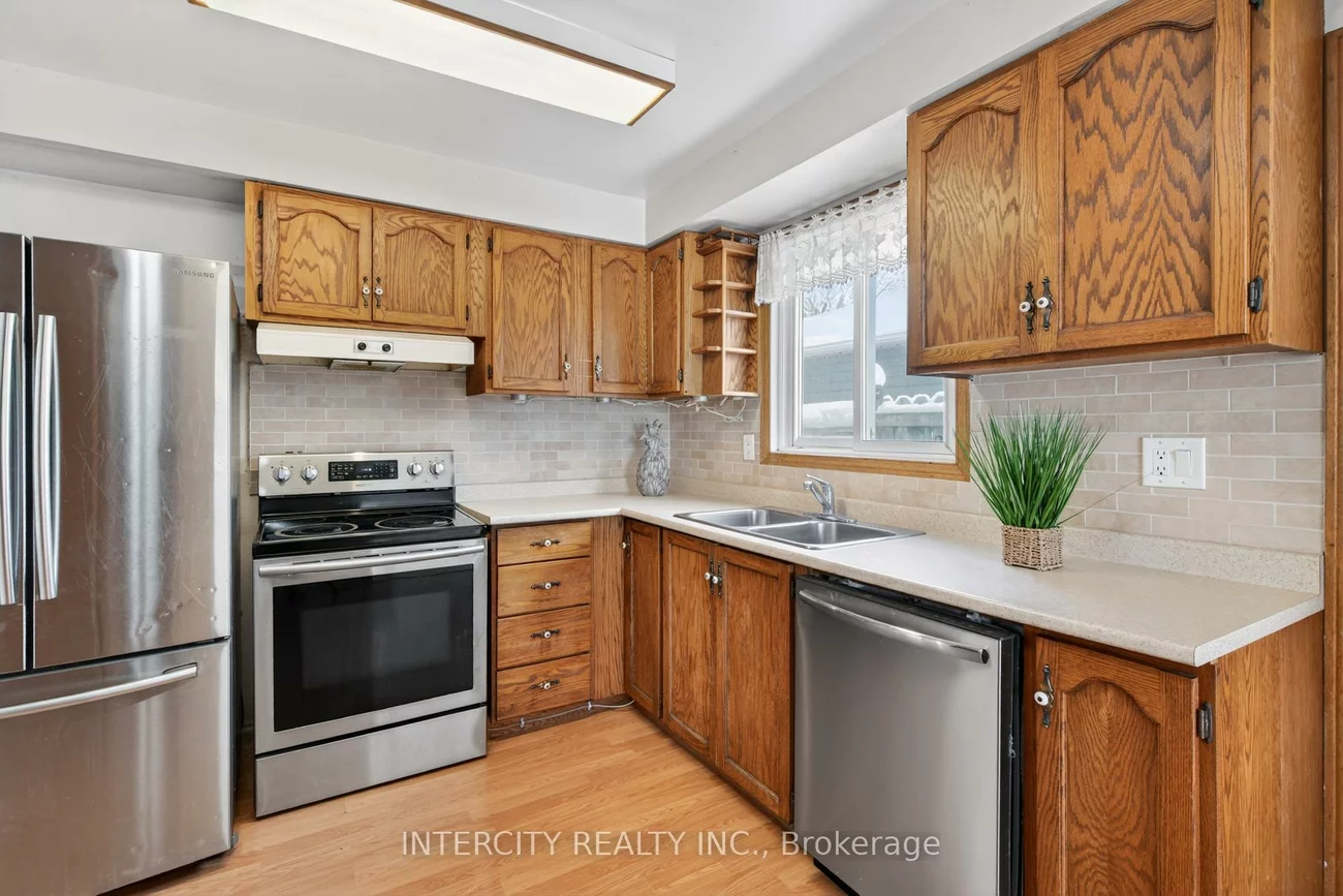 57, Valleyview, Bradford, Bradford West Gwillimbury