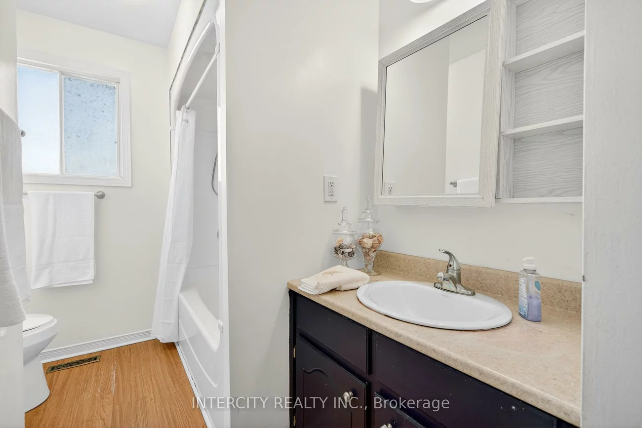 57, Valleyview, Bradford, Bradford West Gwillimbury