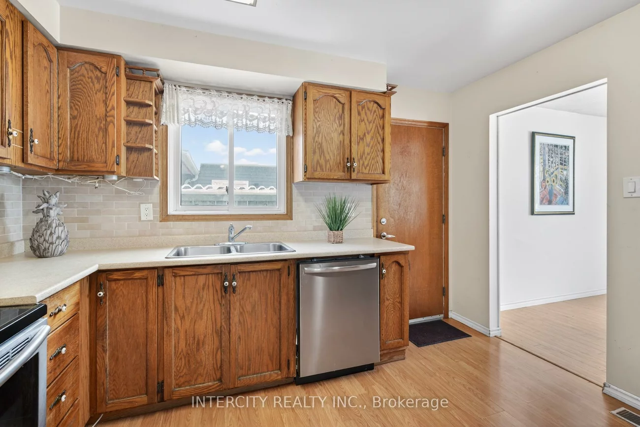 57, Valleyview, Bradford, Bradford West Gwillimbury