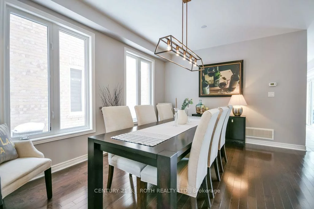 304, Downy Emerald, Bradford, Bradford West Gwillimbury