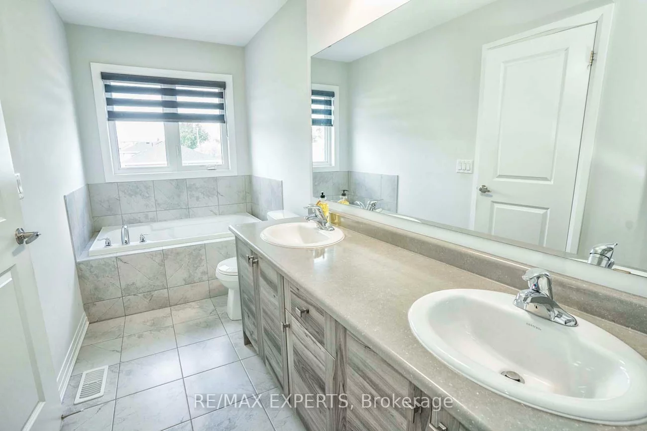 54, Landolfi, Bradford, Bradford West Gwillimbury