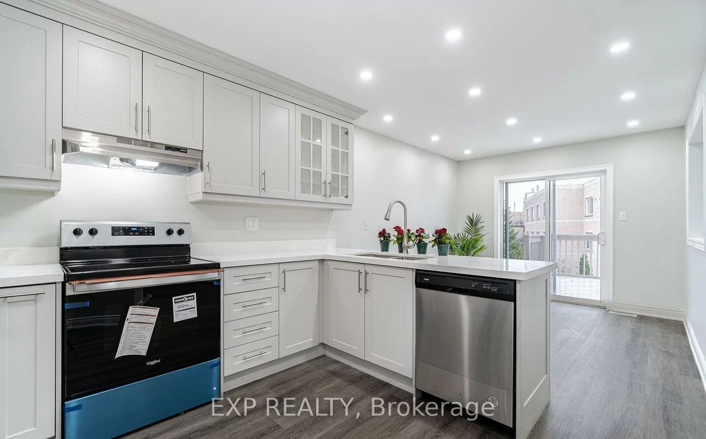 15, Lynn, Bradford, Bradford West Gwillimbury