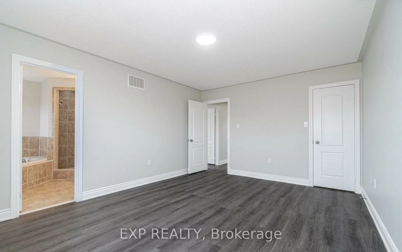 15, Lynn, Bradford, Bradford West Gwillimbury