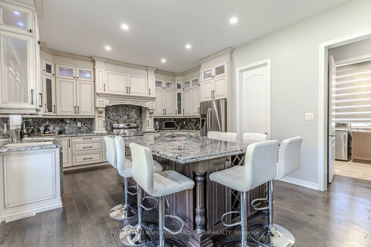 102, Pine Hill, Bradford, Bradford West Gwillimbury