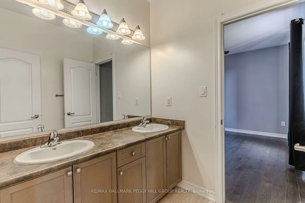 102, Pine Hill, Bradford, Bradford West Gwillimbury