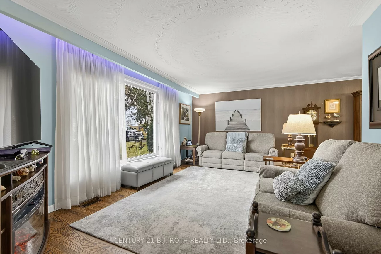 212, Church, Bradford, Bradford West Gwillimbury