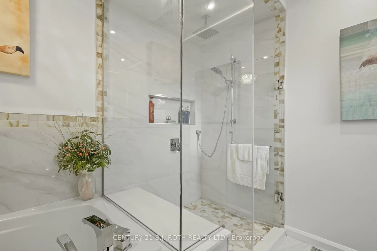 212, Church, Bradford, Bradford West Gwillimbury