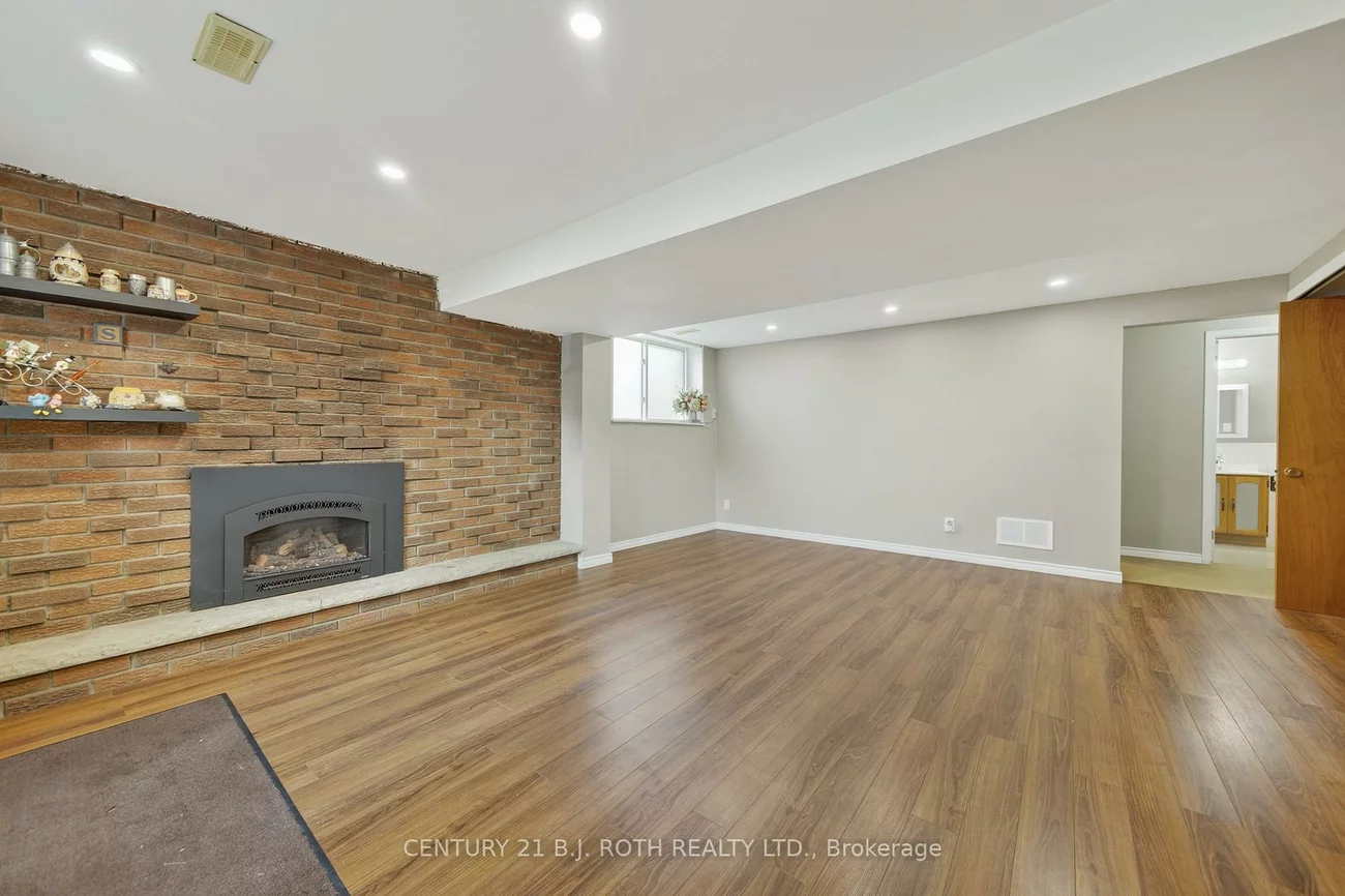 212, Church, Bradford, Bradford West Gwillimbury