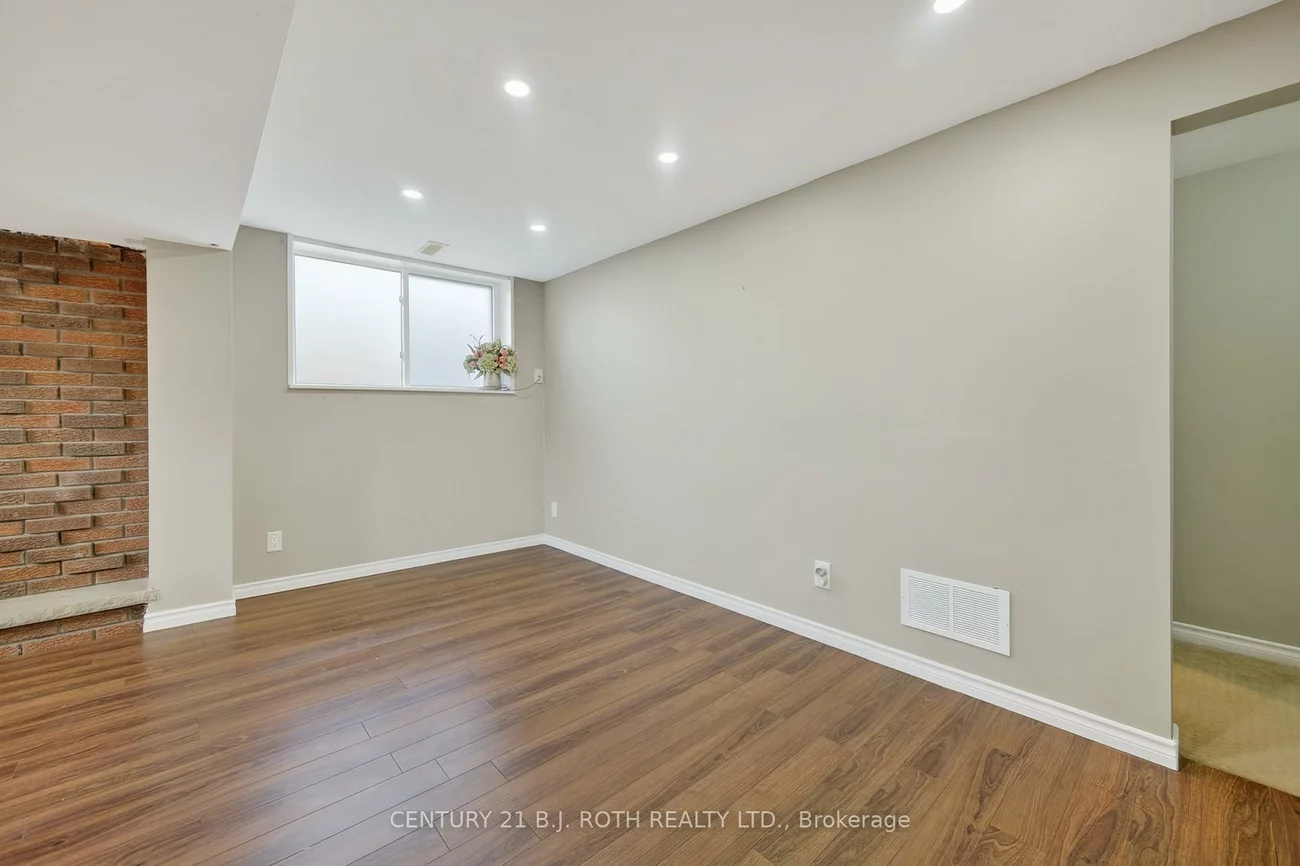 212, Church, Bradford, Bradford West Gwillimbury