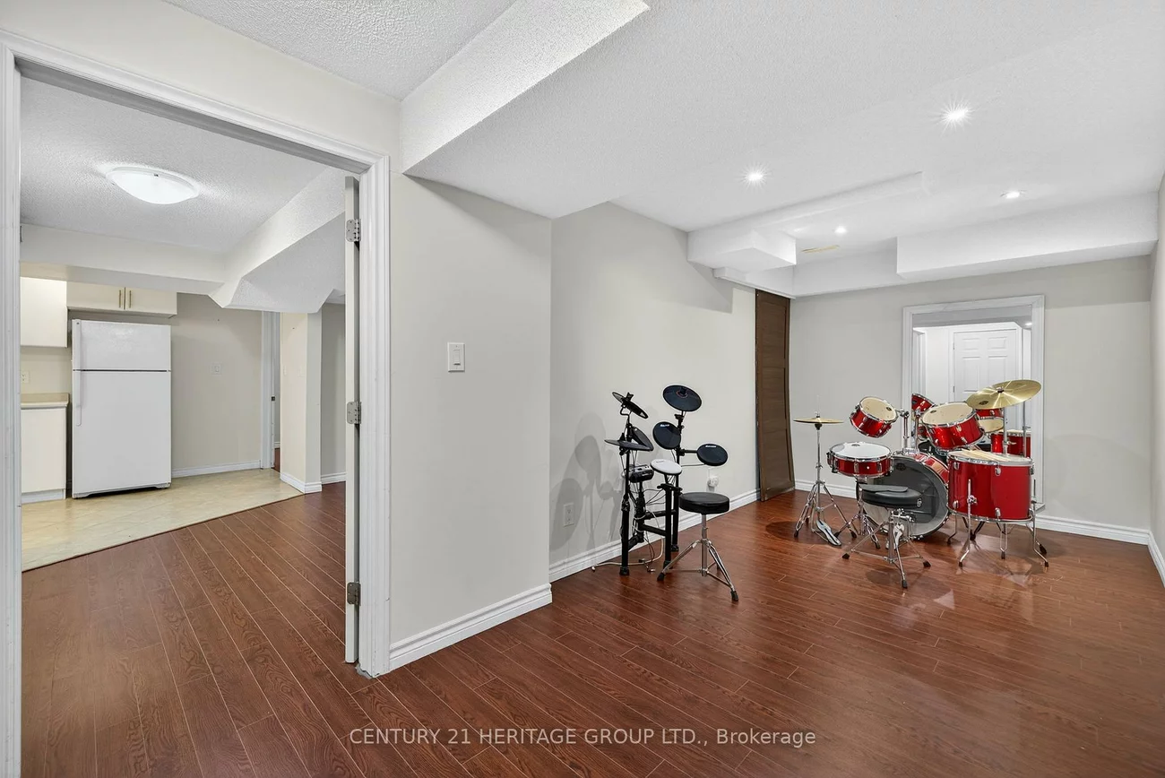 5, Booth, Bradford, Bradford West Gwillimbury