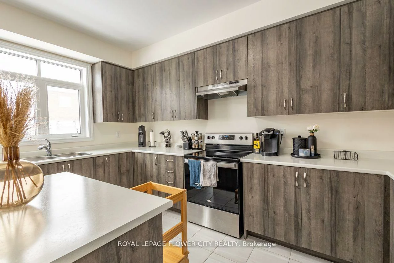 13, Ferragine, Bradford, Bradford West Gwillimbury