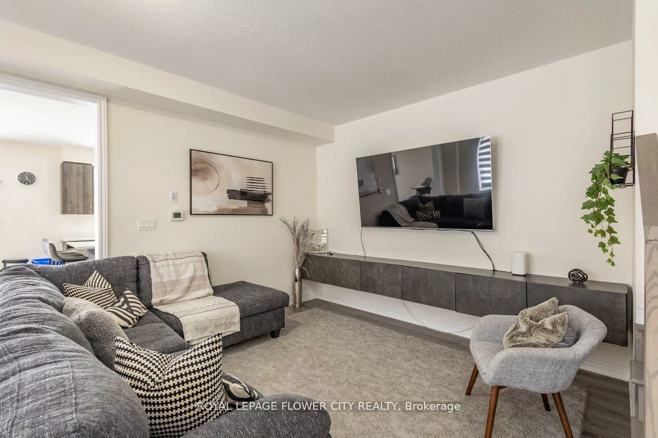 13, Ferragine, Bradford, Bradford West Gwillimbury