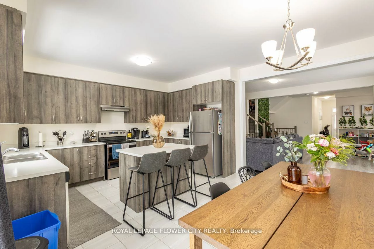 13, Ferragine, Bradford, Bradford West Gwillimbury