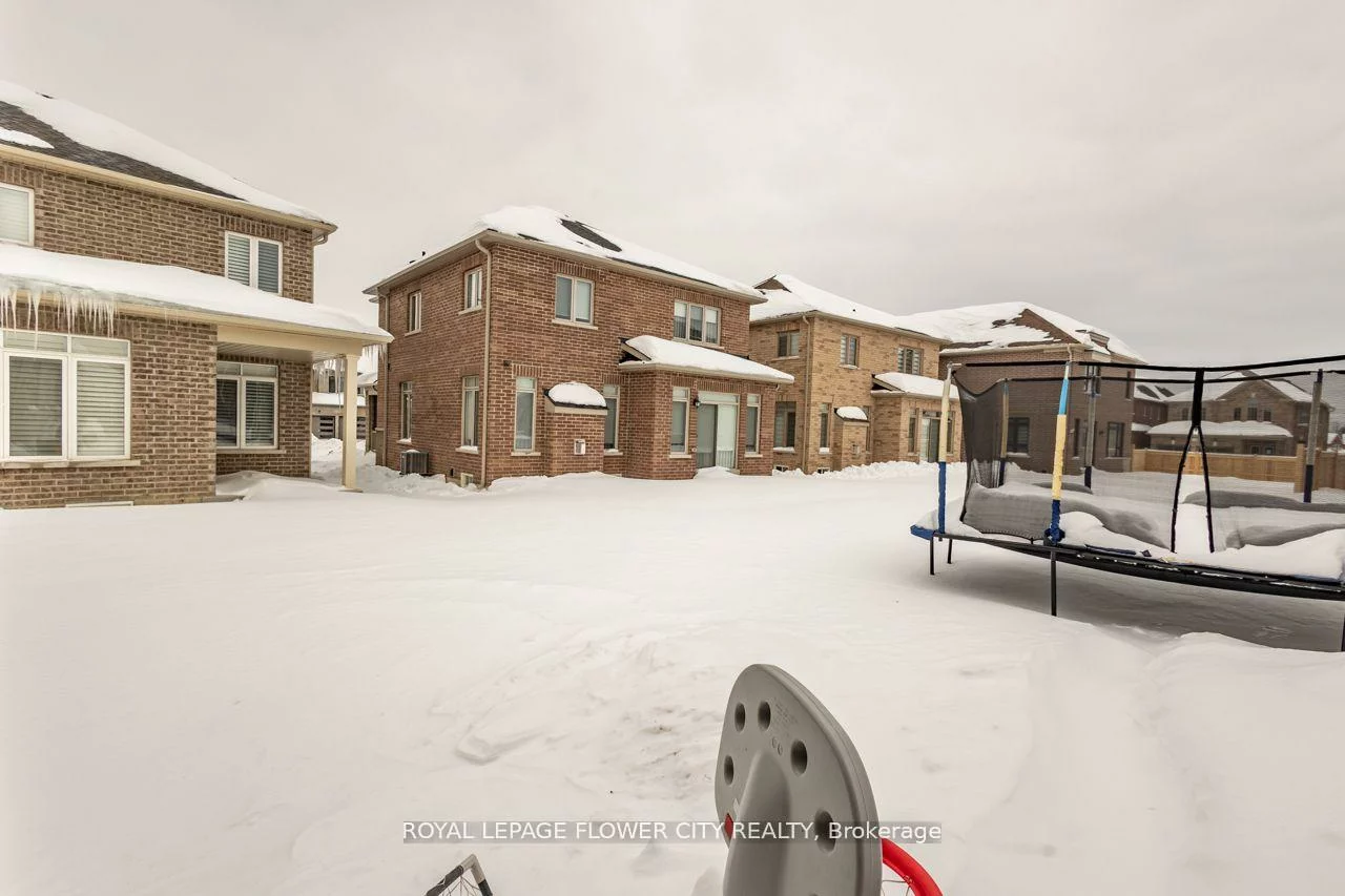 13, Ferragine, Bradford, Bradford West Gwillimbury