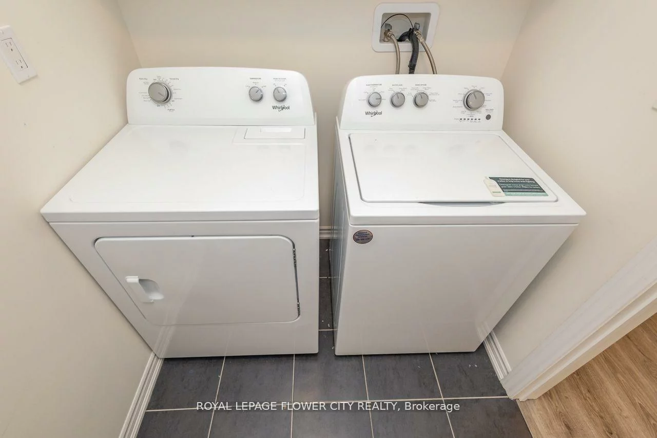 13, Ferragine, Bradford, Bradford West Gwillimbury