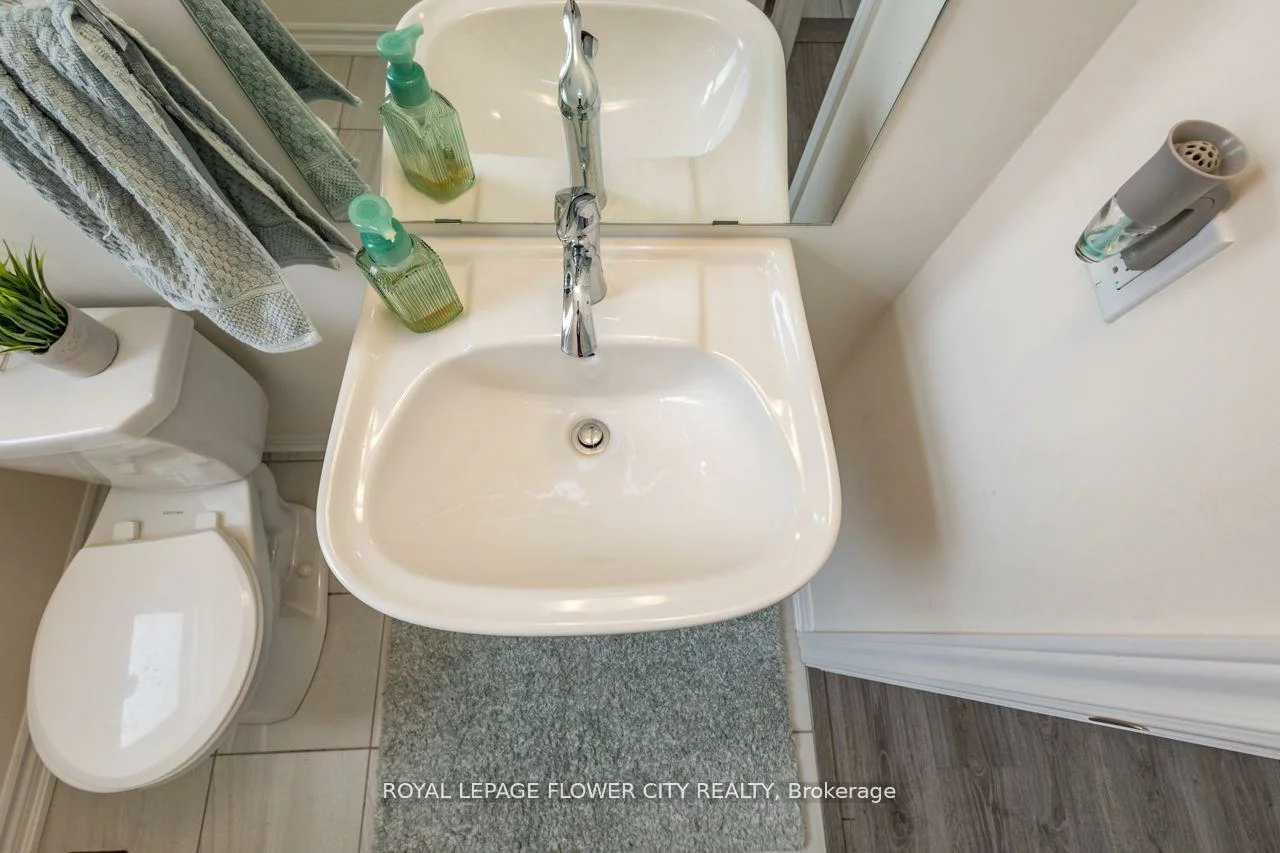 13, Ferragine, Bradford, Bradford West Gwillimbury