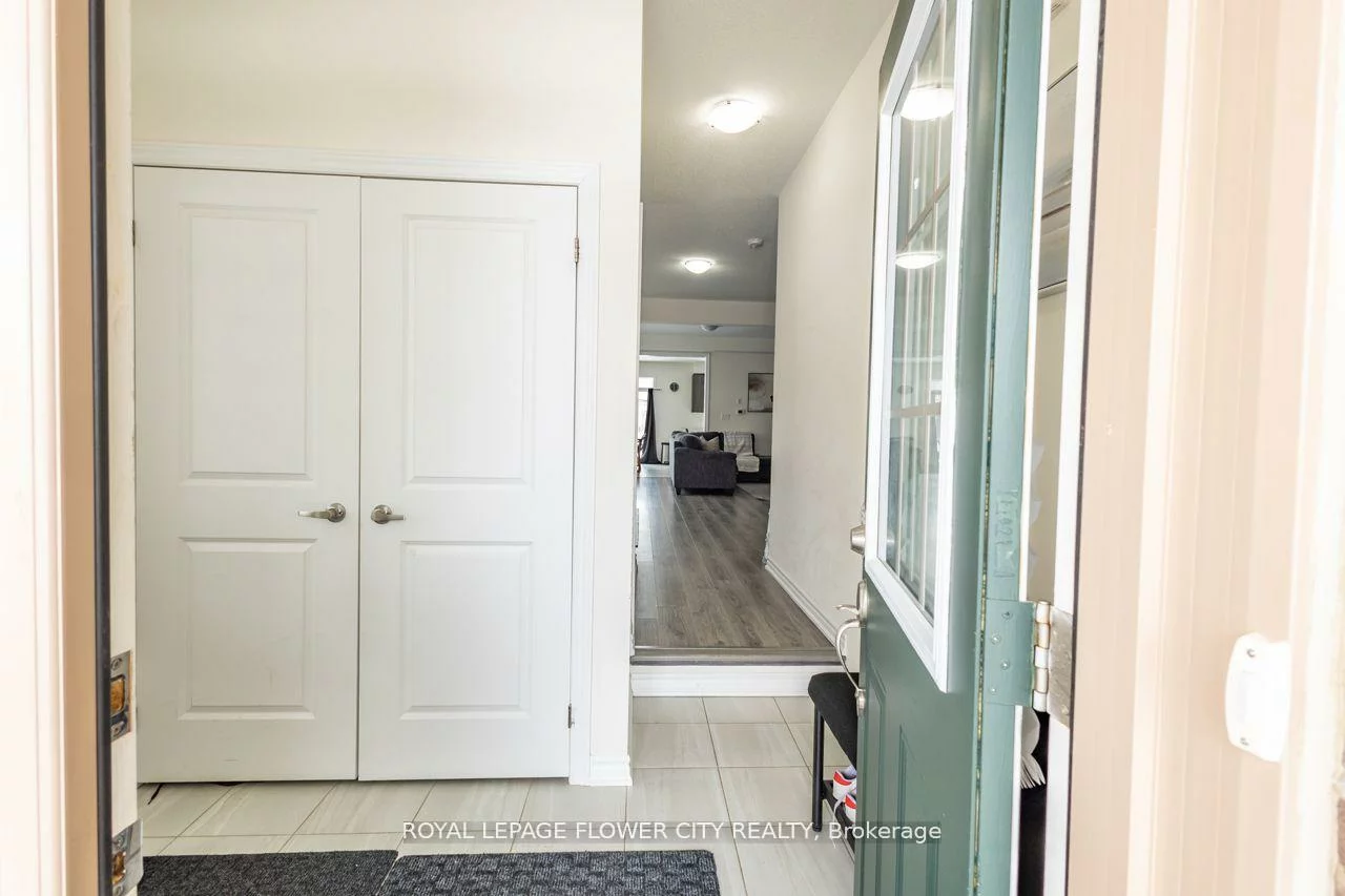 13, Ferragine, Bradford, Bradford West Gwillimbury