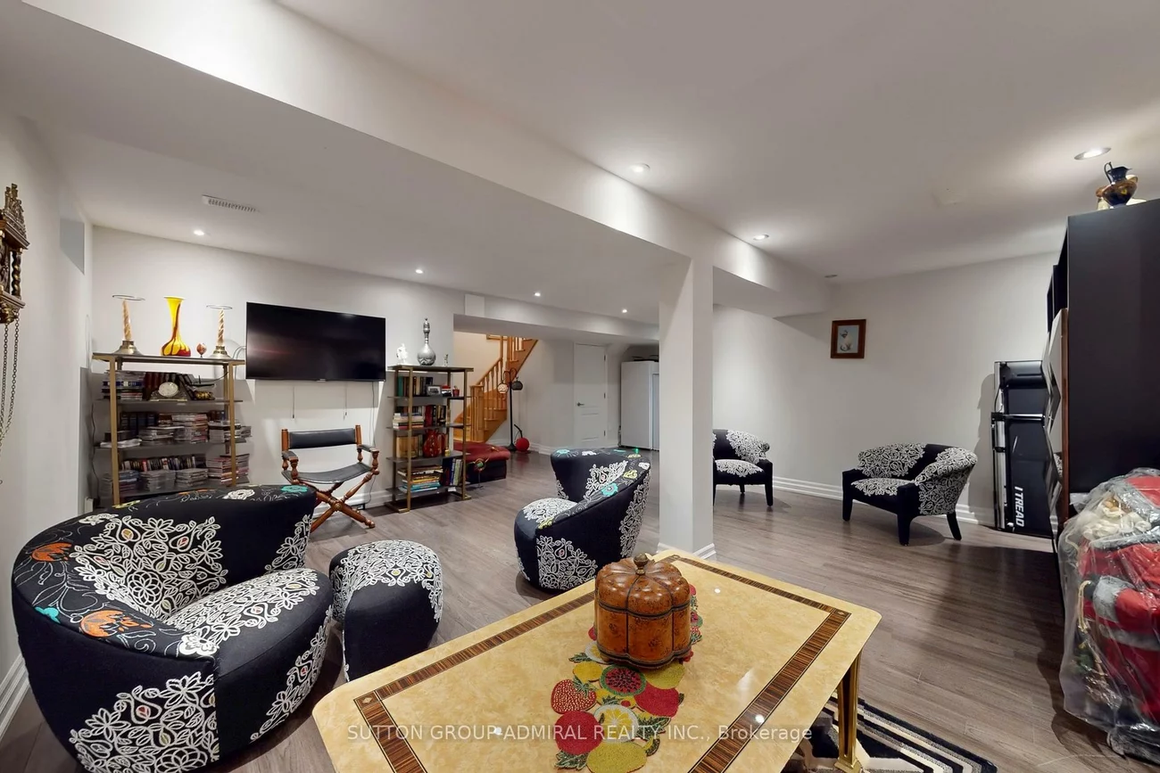 62, Waterton, Bradford, Bradford West Gwillimbury