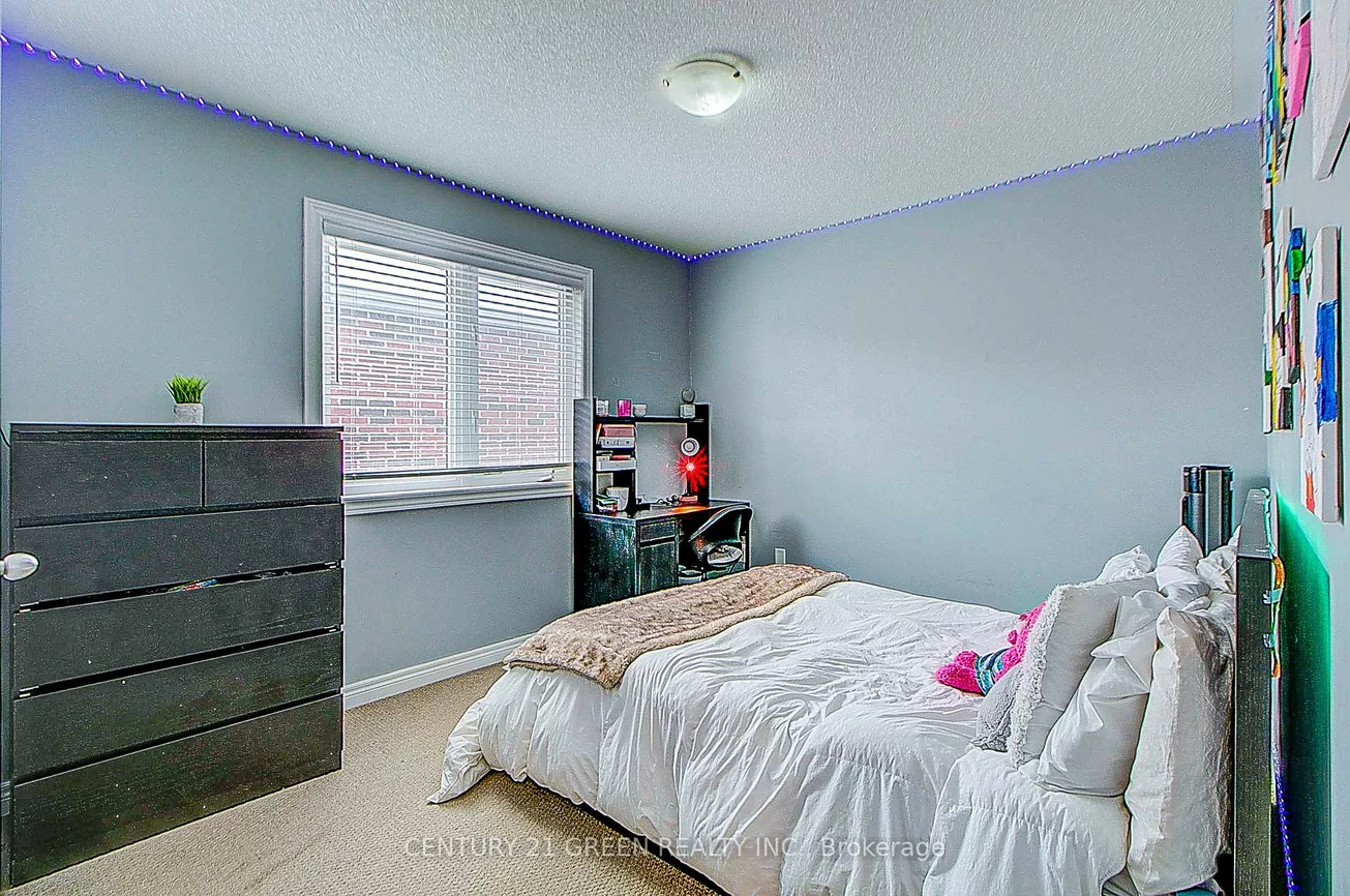 73, Wandering Glider, Bradford, Bradford West Gwillimbury