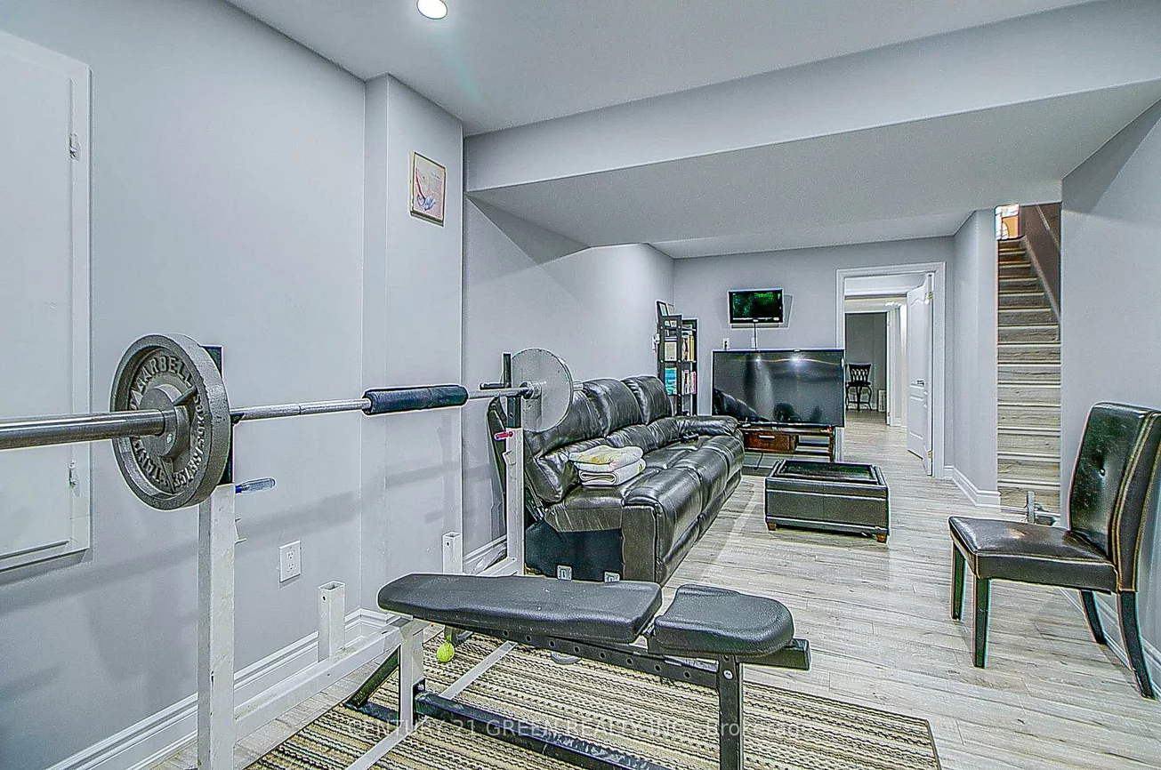 73, Wandering Glider, Bradford, Bradford West Gwillimbury