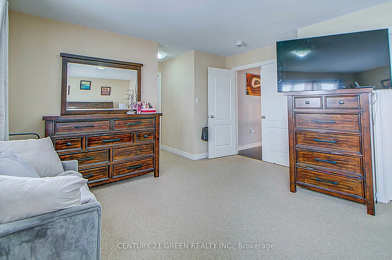 73, Wandering Glider, Bradford, Bradford West Gwillimbury