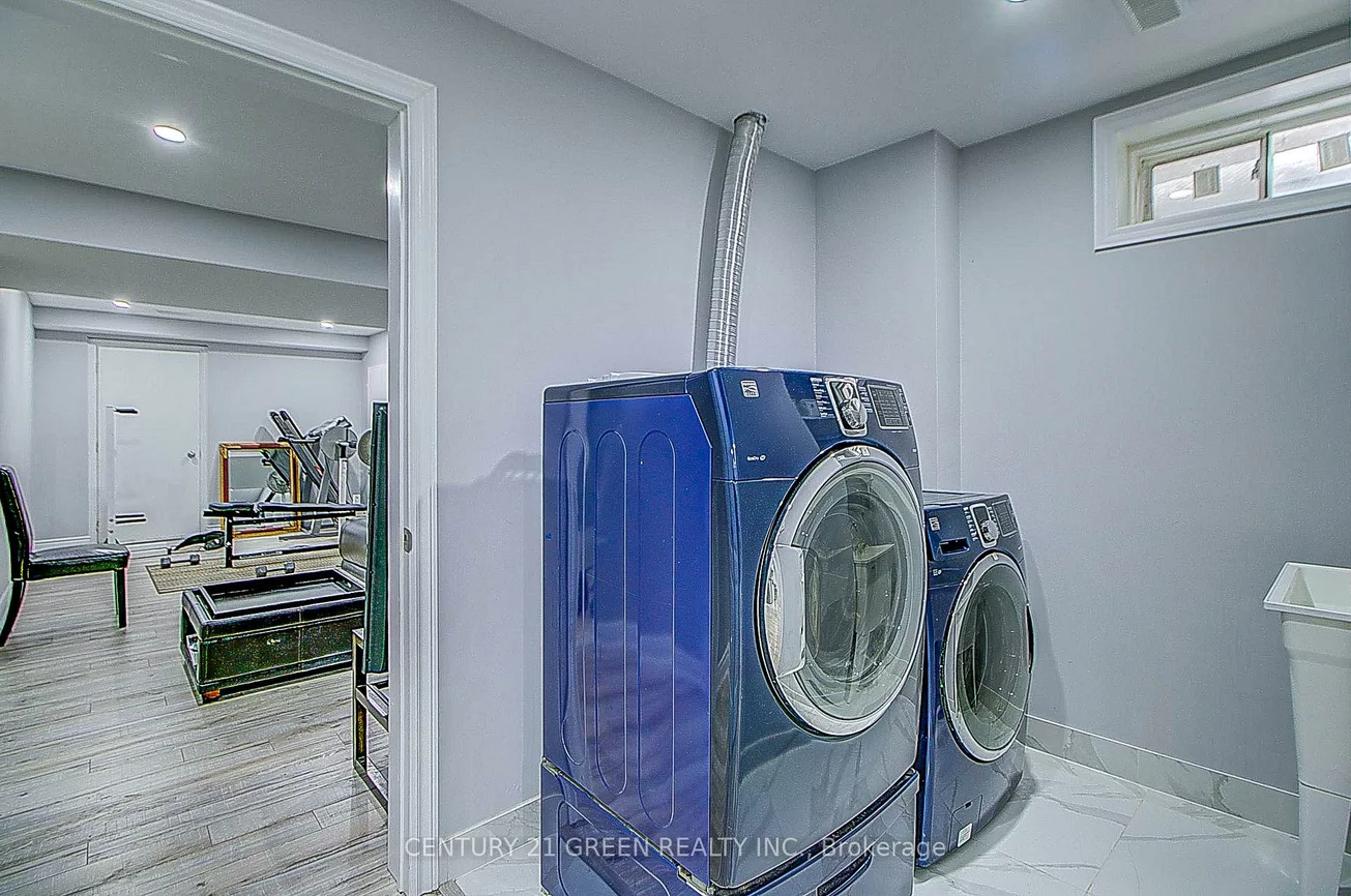 73, Wandering Glider, Bradford, Bradford West Gwillimbury