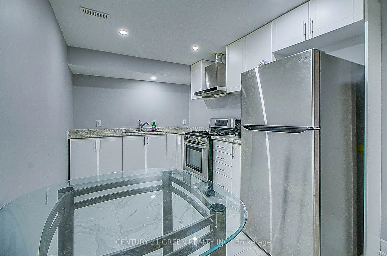 73, Wandering Glider, Bradford, Bradford West Gwillimbury