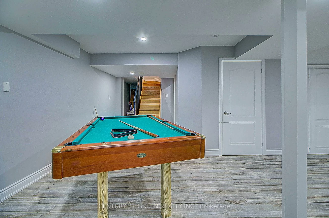 73, Wandering Glider, Bradford, Bradford West Gwillimbury