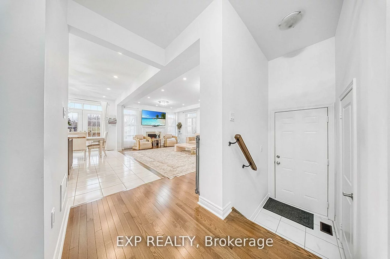 166, Inverness, Bradford, Bradford West Gwillimbury